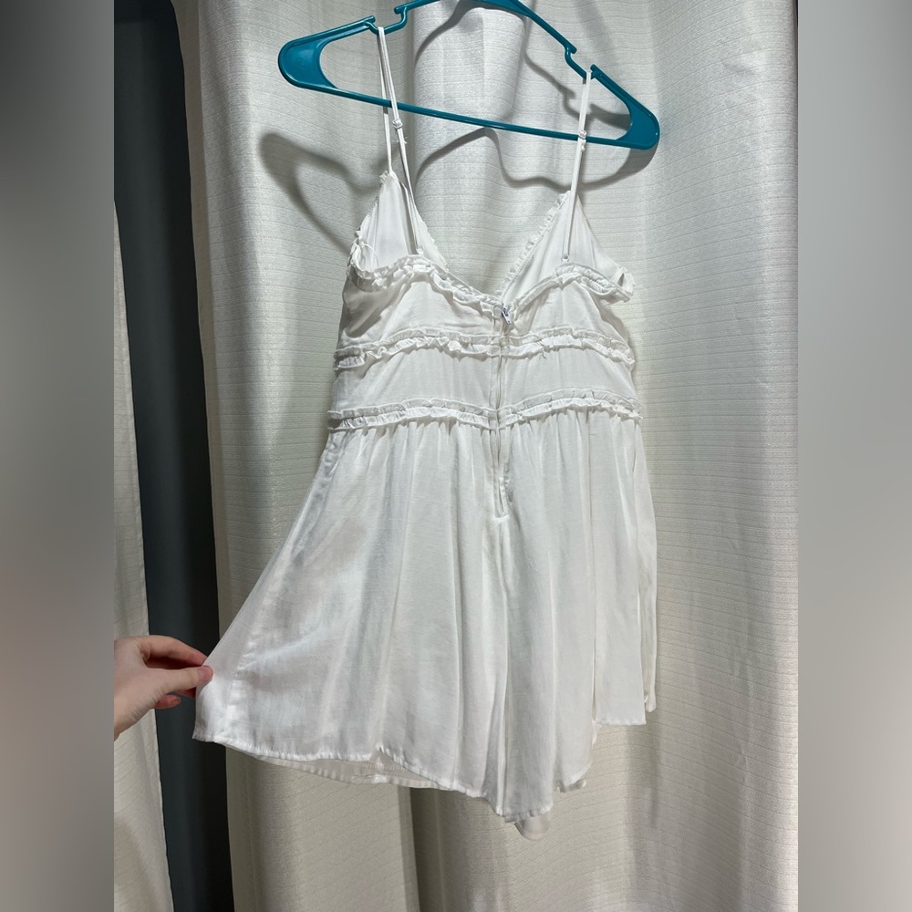 Francesca’s white romper - Picture 5 of 5